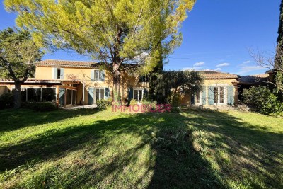 Maison à vendre à L'ISLE-SUR-LA-SORGUE  - 4 pièces - 175 m² 