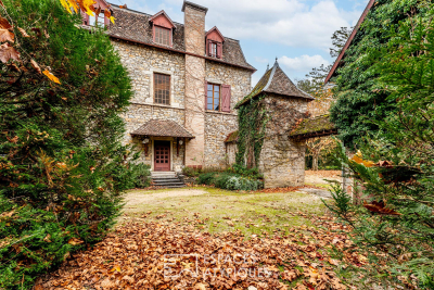 Maison à vendre à SERRIERES DE BRIORD  - 13 pièces - 476 m² 