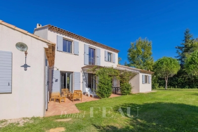 House for sale in AIX-EN-PROVENCE  - 8 rooms - 221 m&sup2; 