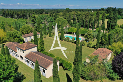 House for sale in MOLLÉGÈS  - 8 rooms - 330 m² 