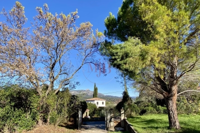 Maison à vendre à AUBAGNE  - 7 pièces - 185 m² 