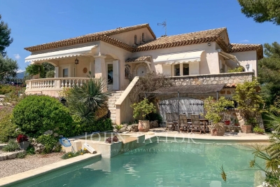 Maison à vendre à ST-PAUL-DE-VENCE  - 9 pièces - 272 m² 