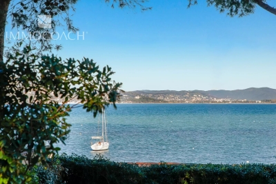 House for sale in HYÈRES  - 6 rooms - 200 m² 