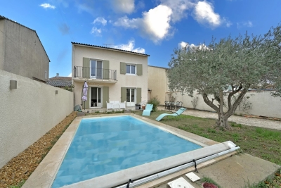 Maison à vendre à RAPHÈLE-LÈS-ARLES  - 4 pièces - 103 m² 