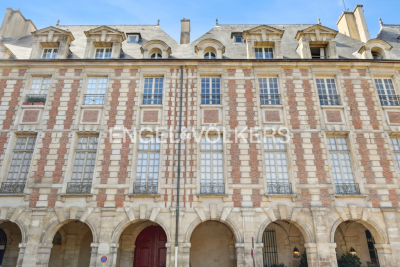Apartment for sale in PARIS 4EME  - 8 rooms - 241 m² 