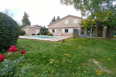 Maison à vendre à CAUSSADE  - 6 pièces - 200 m² 