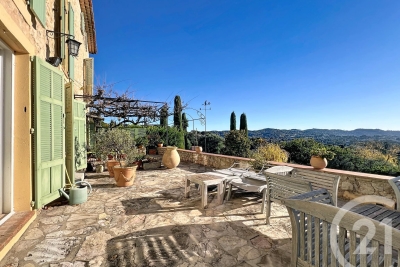 Maison à vendre à MOUGINS  - 6 pièces - 163 m² 