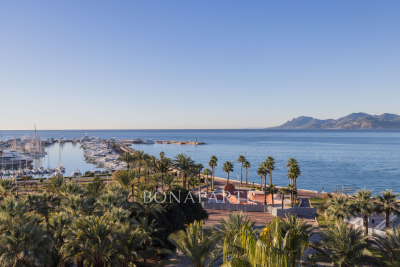 Apartment for sale in CANNES  - 3 rooms - 88 m² 