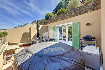 Appartement &agrave; vendre &agrave; BORMES-LES-MIMOSAS  - 4 pi&egrave;ces - 63 m&sup2; 