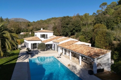 Maison à vendre à LA COLLE-SUR-LOUP  - 8 pièces - 274 m² 