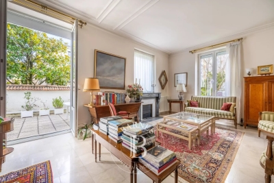 House for sale in VERSAILLES  - 8 rooms - 235 m&sup2; 