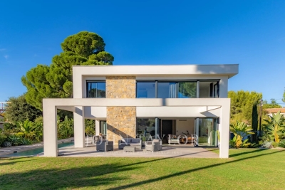 Maison à vendre à ANTIBES Lagare  - 343 m² 