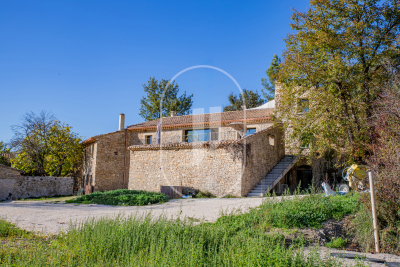 Maison à vendre à ENTRECHAUX  - 12 pièces - 203 m² 