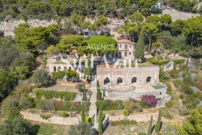 House for sale in VILLEFRANCHE-SUR-MER   - 730 m² 