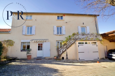 Maison à vendre à CRAPONNE  - 8 pièces - 222 m² 