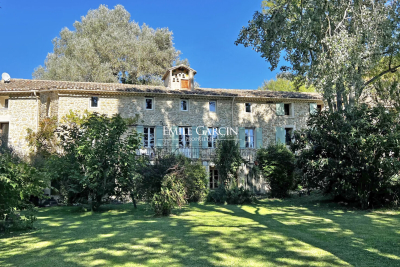 Maison à vendre à CADENET  - 13 pièces - 400 m² 