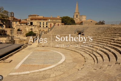Bien à vendre à ARLES Vaufreges-Leon Lachamp  - 455 m² 