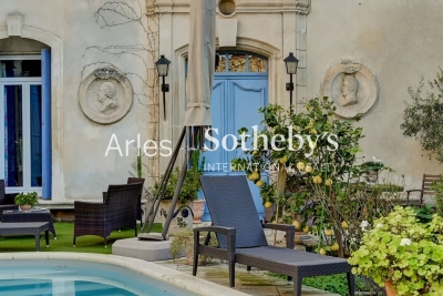 Maison à vendre à ARLES  - 10 pièces - 637 m² 