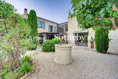 Maison &agrave; vendre &agrave; BELLEGARDE  - 11 pi&egrave;ces - 478 m&sup2; 