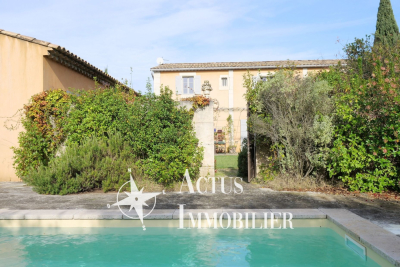 Maison à vendre à EYGALIÈRES  - 7 pièces - 202 m² 