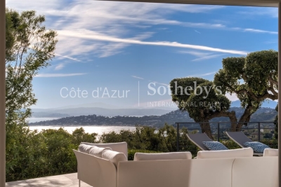 House for sale in LES ISSAMBRES  - 8 rooms - 175 m² 