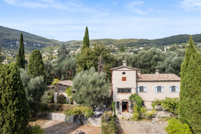 House for sale in GRASSE  - 9 rooms - 194 m² 