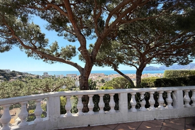 House for sale in CANNES  - 8 rooms - 204 m² 