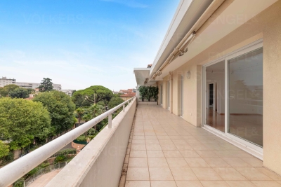 Apartment for sale in CANNES  - 4 rooms - 141 m² 