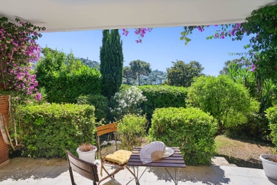 Apartment for sale in CANNES  - 3 rooms - 109 m² 