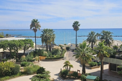 Appartement &agrave; vendre &agrave; ST-LAURENT-DU-VAR  - 5 pi&egrave;ces - 156 m&sup2; 