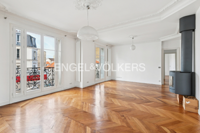 Apartment for sale in CLICHY Pasteur - 5 rooms - 131 m² 
