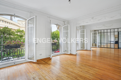 Appartement &agrave; louer &agrave; PARIS 16EME Chapelle 1 - 6 pi&egrave;ces - 204 m&sup2; 