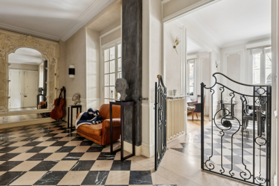 Appartement à vendre à PARIS 7EME  - 5 pièces - 142 m² 