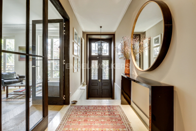 Appartement à louer à PARIS 7EME  - 12 pièces - 440 m² 