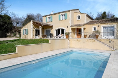 Maison à vendre à UZÈS  - 9 pièces - 209 m² 