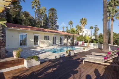 House for sale in VALLAURIS  - 8 rooms - 224 m² 