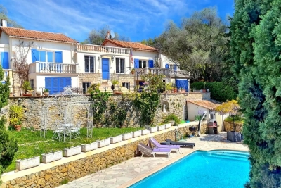 House for sale in CANNES Le Riou - 11 rooms - 530 m&sup2; 