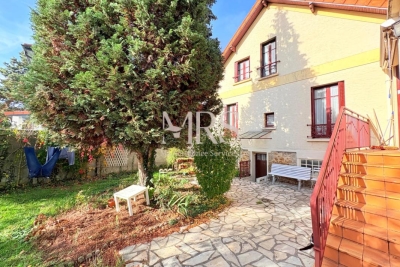 Maison &agrave; vendre &agrave; AULNAY SOUS BOIS  - 8 pi&egrave;ces - 130 m&sup2; 