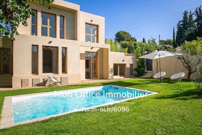 Maison à vendre à AIX-EN-PROVENCE  - 7 pièces - 180 m² 