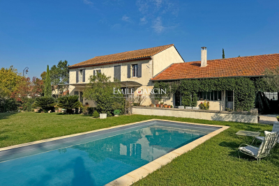 Maison à vendre à EYRAGUES  - 9 pièces - 300 m² 