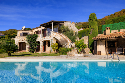 Maison &agrave; vendre &agrave; TOURRETTES-SUR-LOUP  - 6 pi&egrave;ces - 201 m&sup2; 