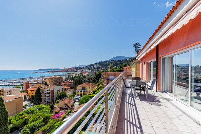 Apartment for sale in MENTON  - 4 rooms - 135 m² 