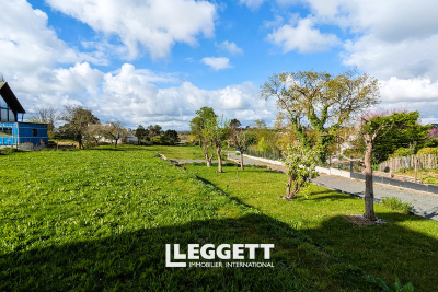 terrain à vendre à LOCQUIREC    