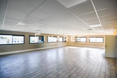 Commerce à vendre à AUBAGNE Vaufreges-Leon Lachamp - 11 pièces - 382 m² 