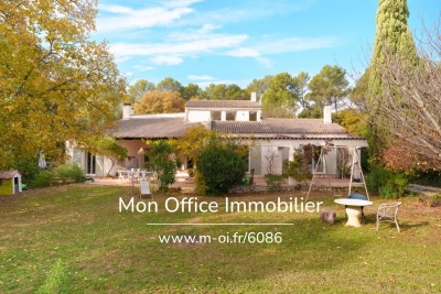 Maison à vendre à AIX-EN-PROVENCE  - 8 pièces - 230 m² 