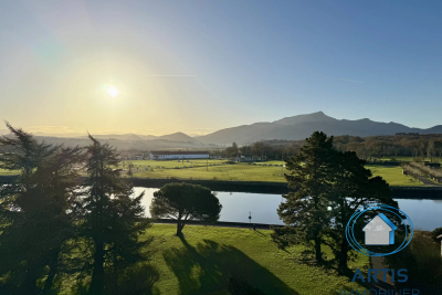 Appartement &agrave; vendre &agrave; ST-JEAN-DE-LUZ  - 5 pi&egrave;ces - 107 m&sup2; 