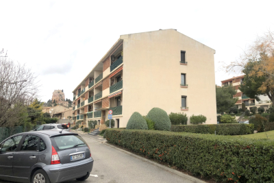 Appartement &agrave; louer &agrave; VITROLLES Les Pinchinades - 3 pi&egrave;ces - 61 m&sup2; 