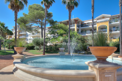 Apartment for sale in ST-AYGULF  - 2 rooms - 55 m² 