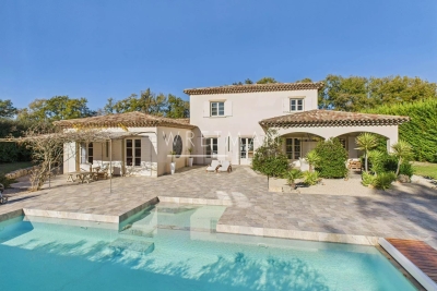 Maison à vendre à CALLIAN  - 6 pièces - 252 m² 