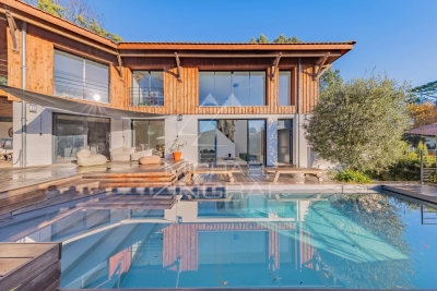 House for sale in PYLA-SUR-MER  - 5 rooms - 226 m² 